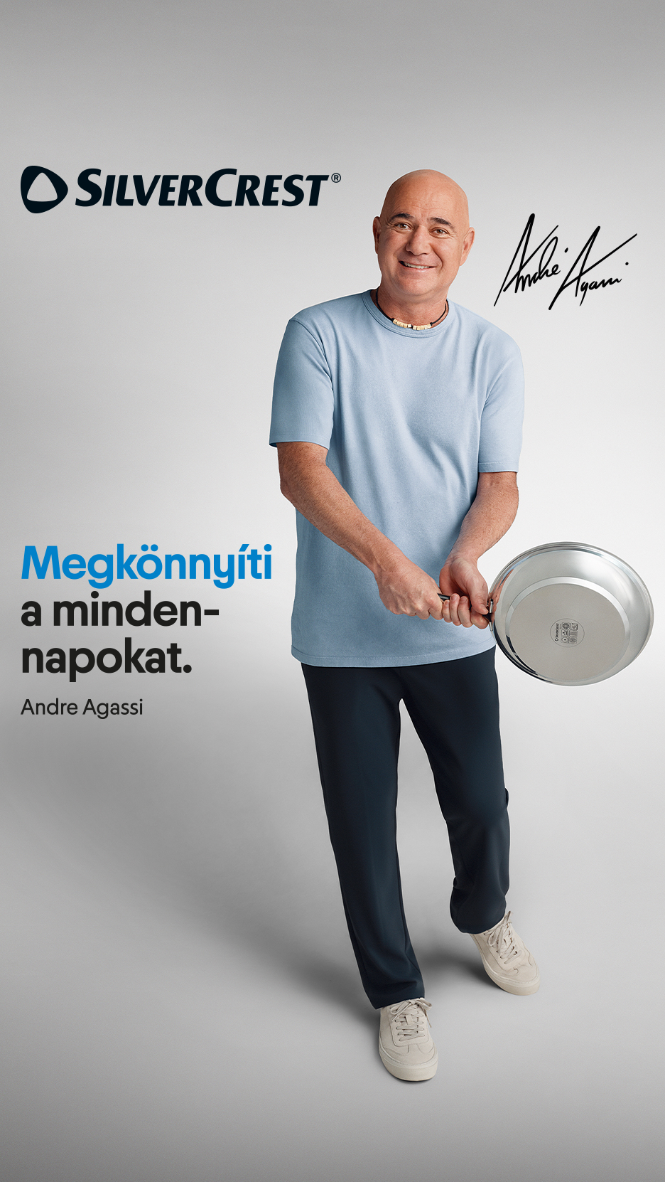 Férfi tart egy serpenyőt, mellette szöveg: „Megkönnyíti a mindennapokat. Andre Agassi”