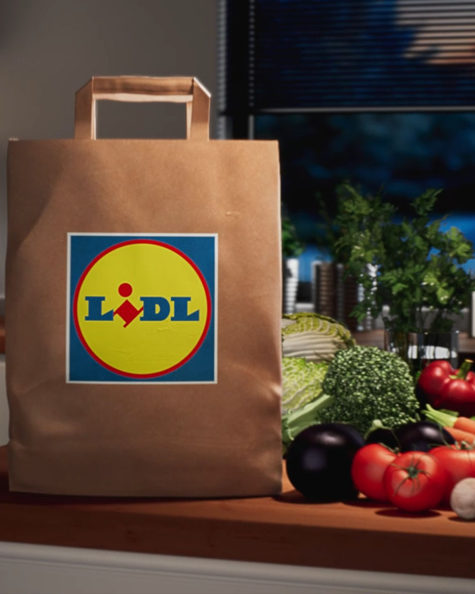 Lidl szatyor zöldségekkel.